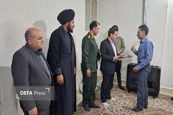 مدیرکل کار لرستان با خانواده شهیدان «سفیدپری» دیدار کرد مدیرکل کار لرستان با خانواده شهیدان «سفیدپری» دیدار کرد
