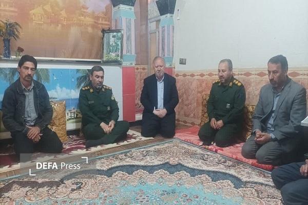 سرهنگ حبیب زاده: حضور در خانه شهدا اعلام آمادگی، همبستگی و تجدید عهد با راه نورانی این عزیزان است سرهنگ حبیب زاده: حضور در خانه شهدا اعلام آمادگی، همبستگی و تجدید عهد با راه نورانی این عزیزان است