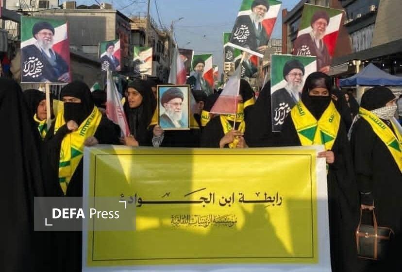 زنان عراقی در کاظمیه؛ راهپیمایی «با شما در جنگ و صلح» و پیام همبستگی با ایران