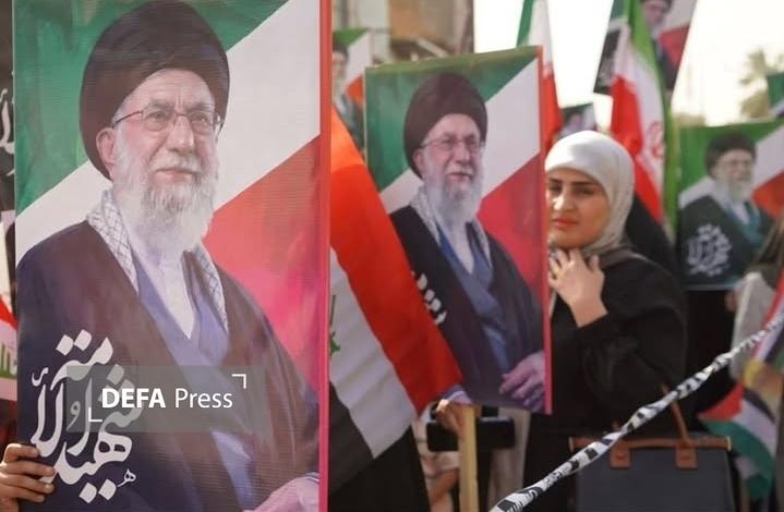 زنان عراقی در کاظمیه؛ راهپیمایی «با شما در جنگ و صلح» و پیام همبستگی با ایران+ عکس و فیلم