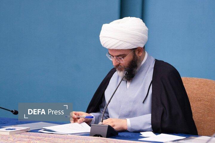 حجت‌الاسلام قمی: شیطان رو به روی ماست نه در بین ما/ همه همسنگریم