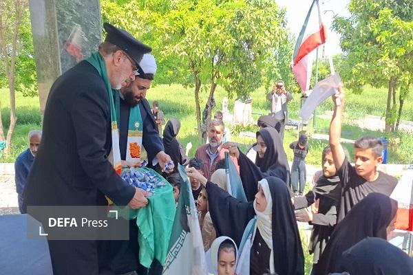 خورشید در بهزادکلا؛ روایت پیوند دل‌های بی‌ریا با پرچم سبز امام رضا (ع) + تصاویر