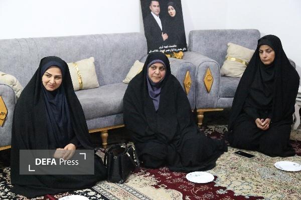 دیدار مدیرکل امور بانوان استانداری کهگیلویه و بویراحمد با خانواده شهیده «یکتا امیریان» در یاسوج+ تصاویر
