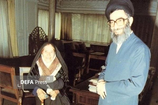 مادرم اولین معلم قرآن من بود
