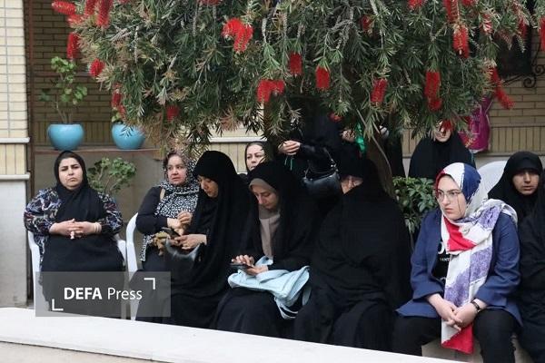 میزبانی از خورشید در یادمان ۸ شهید گمنام؛ کاروان «زیر سایه خورشید» به موزه دفاع مقدس و مقاومت مازندران رسید میزبانی از خورشید در یادمان ۸ شهید گمنام؛ کاروان «زیر سایه خورشید» به موزه دفاع مقدس و مقاومت مازندران رسید