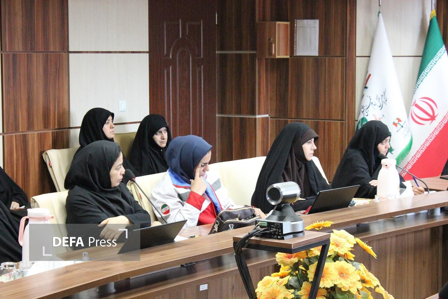 تأکید بر جهاد تبیین و نقش بانوان در دفاع مقدس در هفتادمین جلسه شورای هماهنگی زنان استان مرکزی