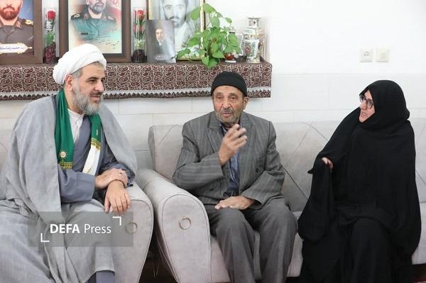 دلجویی خادمان آستان قدس رضوی از خانواده «شهید سلطانی»+ تصاویر