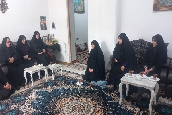 بهارِ بیپدر در خانه شهید مزروعی؛ رانندهای که جانش را نذر آرامش مردم کرد بهارِ بیپدر در خانه شهید مزروعی؛ رانندهای که جانش را نذر آرامش مردم کرد