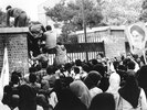 تسخیر لانه جاسوسی رژیم آمریکا در تهران سال 13 آبان 1358 