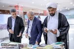 نمایشگاه کتاب در حاشیه جشنواره ملی پرچمداران انقلاب اسلامی