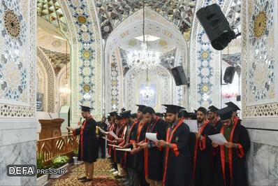 تصاویر/ جشن فارغ‌التحصیلی دانشجویان فرهنگیان استان مرکزی در جوار حرم رضوی