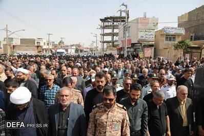 تصاویر/ تشییع پیکر مطهر سه شهید والامقام در شهر خمین