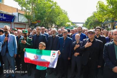 تصاویر/ تشییع پیکر مطهر سه شهید والامقام در شهر خمین
