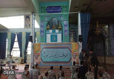 همچنین در ادامه، سرهنگ شمس جانشین فرمانده مرکز آموزش درجه‌داری اراک و ارشد نظامی آجا در استان مرکزی، پیش از خطبه‌های نماز جمعه اراک به ایراد سخنرانی پرداخت. وی در این سخنرانی با اشاره به تاریخچه و کارنامه پدافند هوایی در دوره‌های مختلف، به پیشرفت‌ها و به‌روزرسانی تجهیزات و جنگ‌افزارهای این نیرو اشاره کرد و با تأکید بر توان دفاعی پدافند افزود: فرزندان شما در پدافند، همواره بیدار و در برابر تهدیدات دشمنان، چون کوه ایستاده‌اند.