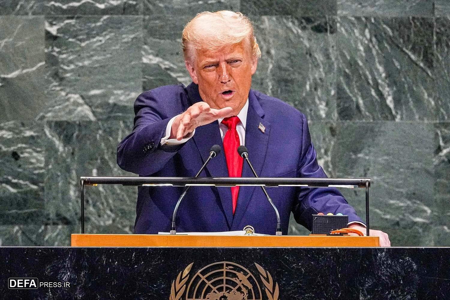 Отступление американской демократии перед диктатурой Трампа.