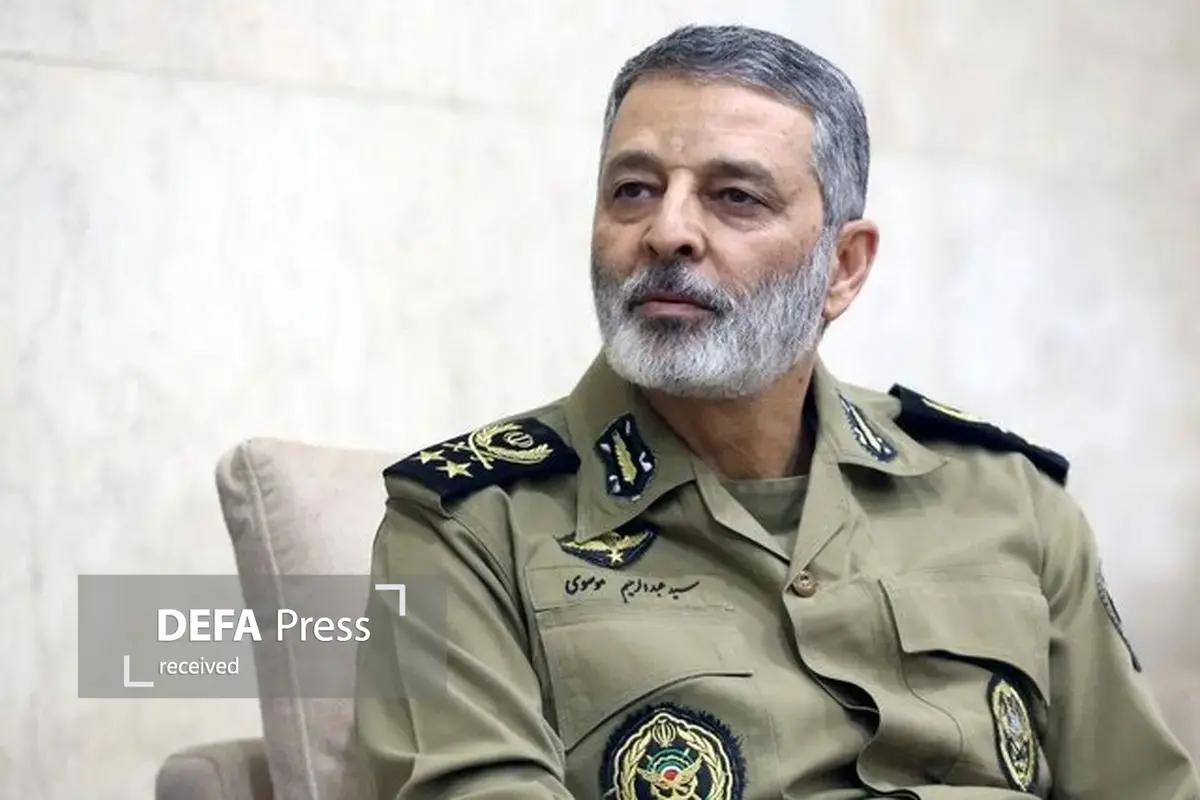 Генерал-лейтенант Мусави: Незаменимое присутствие народа на церемонии прощания с безымянными мучениками является свидетельством глубокой приверженности высокому статусу шахидов.