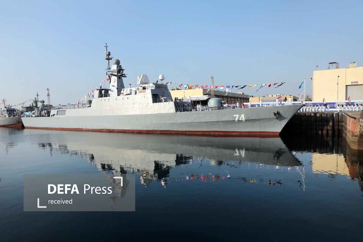 Ввод в строй плавучей базы «Курдистан» и эсминца «Саханд» в состав военно-морских сил армии