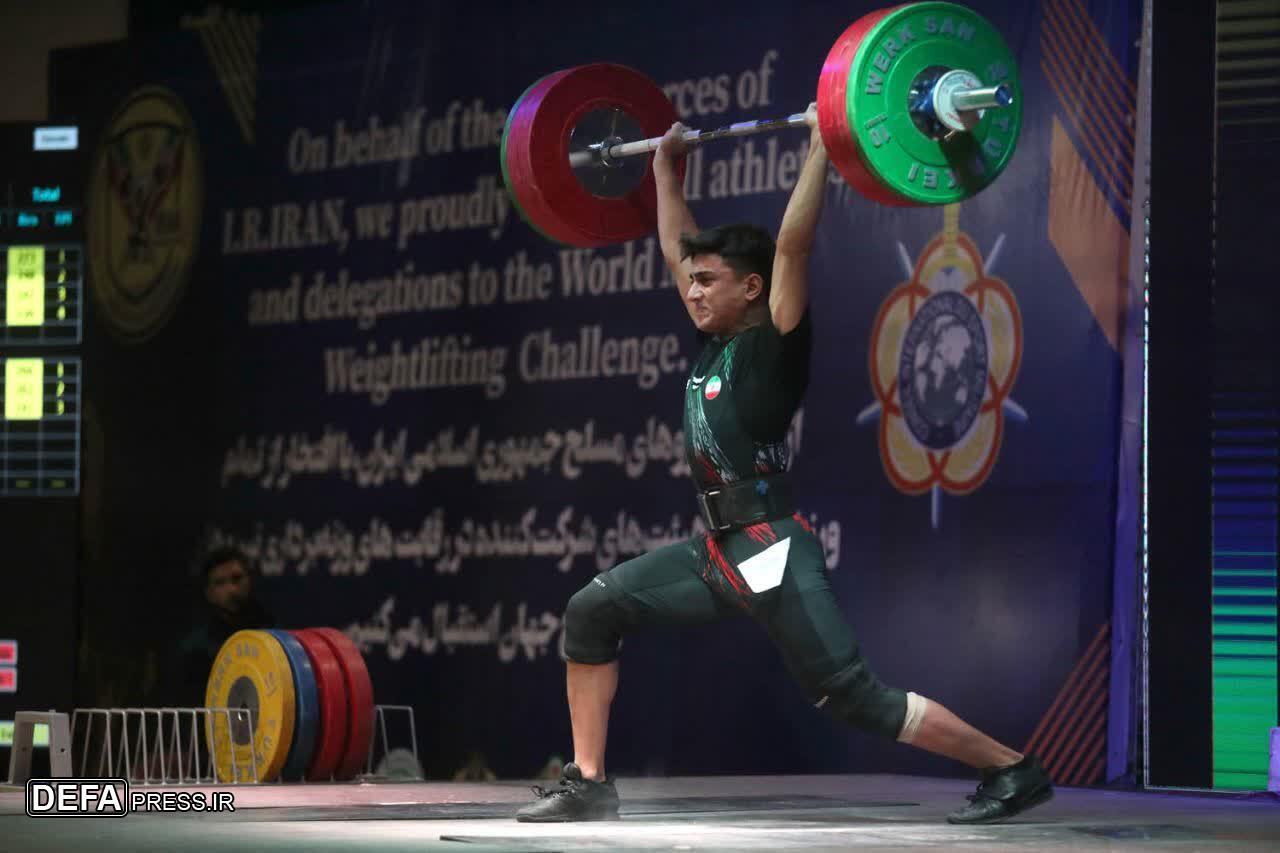 Иранский спортсмен завоевал три бронзовые медали на соревнованиях по тяжёлой атлетике среди армий мира.