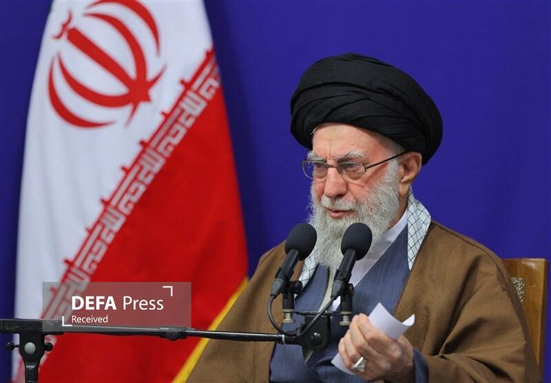 Имам Хаменеи: причина смятения угнетателей — противостояние Ирана несправедливому порядку / студенты имеют большую долю в продвижении справедливой системы.