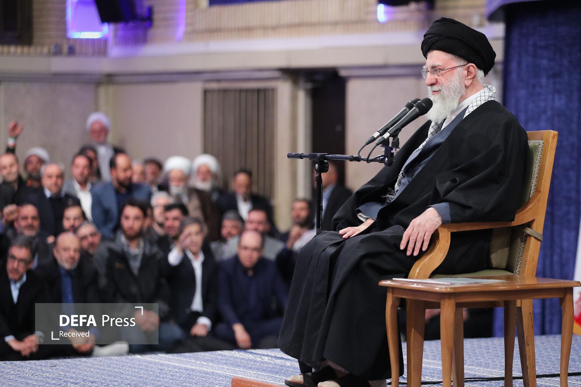 Имам Хаменеи: Опаснее авианосца — оружие, которое может отправить его на дно моря