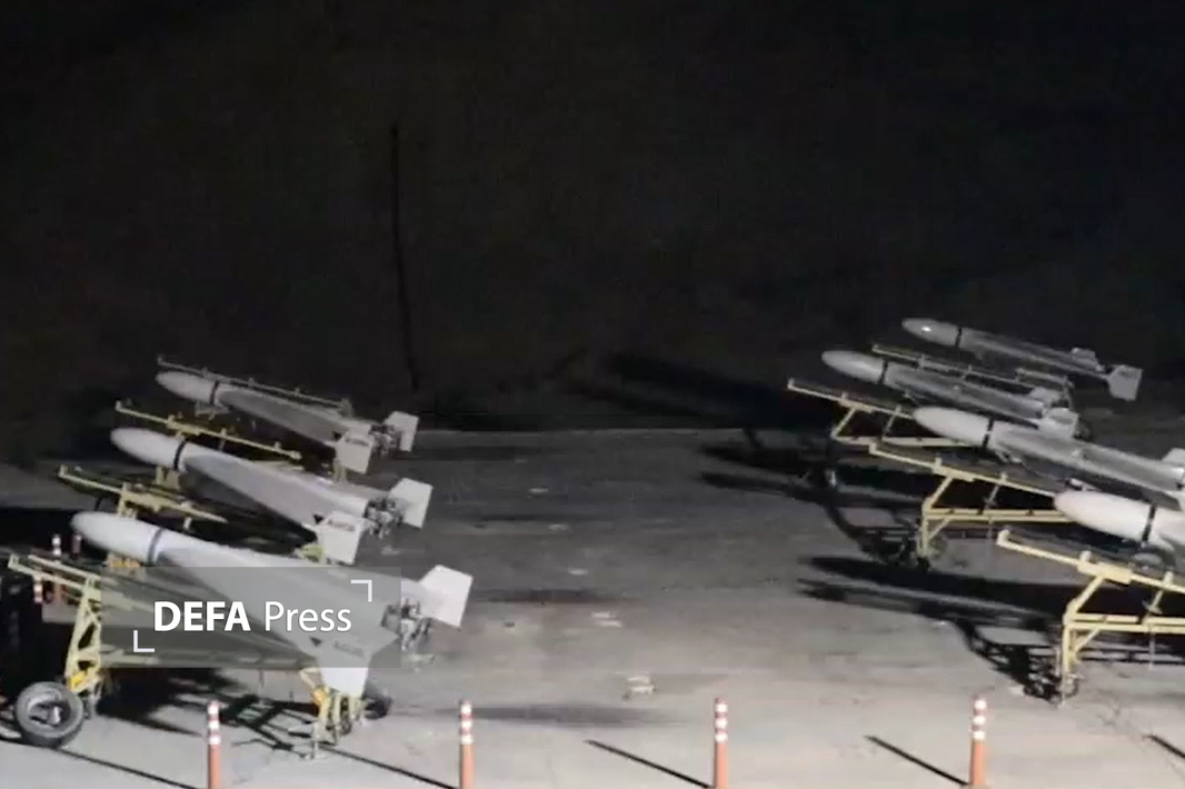 Проведение 82-й волны операции «Правдивое обещание-4» / Уничтожение ангара разведывательного самолета P-8 и логистического центра обороны США