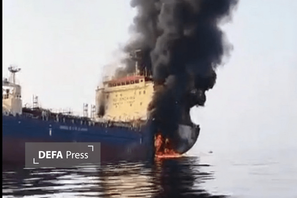 Танкер-нарушитель поражен