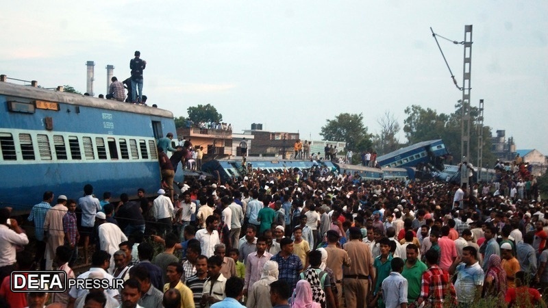 ہندوستان میں ٹرین کا حادثہ، 50 سے زائد افراد ہلاک