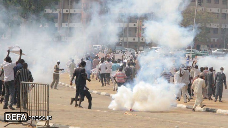نائیجیریا میں آیت اللہ زکزکی کے حامیوں پر پولیس کا حملہ