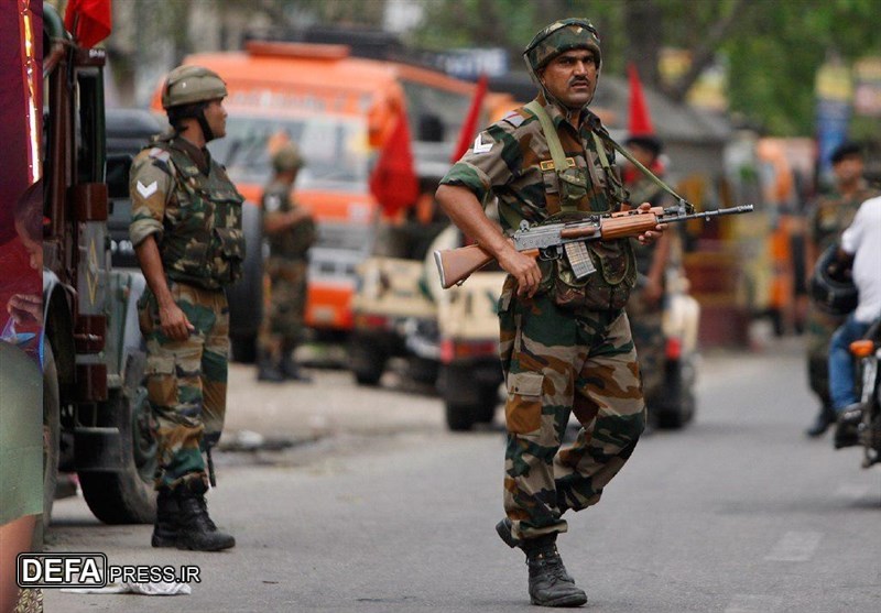 مقبوضہ کشمیر میں نامعلوم افراد کا حملہ، 7 بھارتی اہلکار زخمی