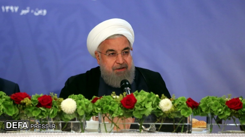 ایرانی قوم دھونس و دھمکی میں آنے والی نہیں: صدر روحانی