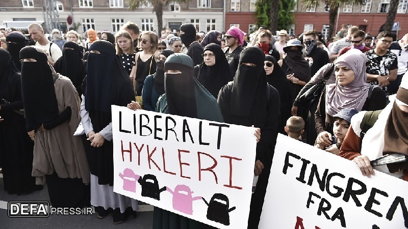 ڈنمارک میں حجاب پر پابندی کے خلاف ہزاروں افراد کا احتجاج
