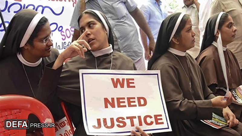پادریوں کی جنسی زیادتیوں کا نشانہ بننے والی خواتین