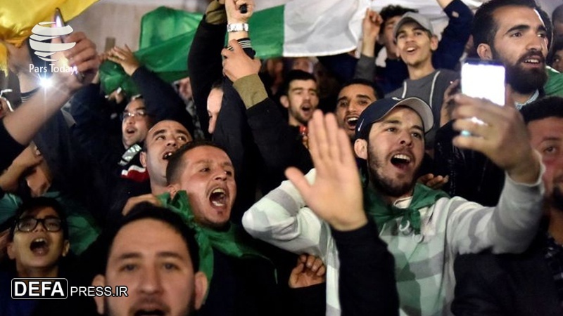 الجزائر کے عوام نے صدر کے استعفے کا کیا خیر مقدم