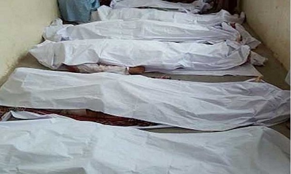 بلوچستان میں مسلح دہشت گردوں نے فائرنگ کرکے 11 کان کن مزدوروں کو شہید کردیا