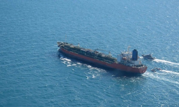 ایران نے ماحولیات کو آلودہ کرنے کے جرم میں جنوبی کوریا کی کشتی کو متوقف کرلیا