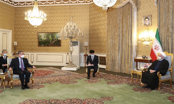 چینی وزیر خارجہ کی ایران کے صدر حسن روحانی سے ملاقات