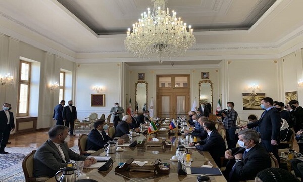 روس کے وزیر خارجہ تہران پہنچ گئے/ ظریف اور لاوروف کے درمیان مذاکرات کا آغاز