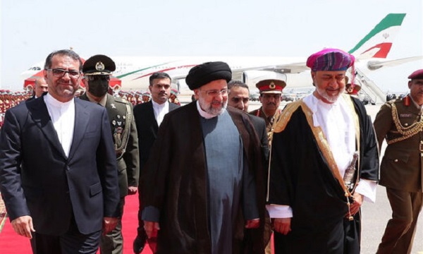 ایرانی صدر سید ابراہیم رئيسی کا مسقط ايئر پورٹ پر شاندار استقبال