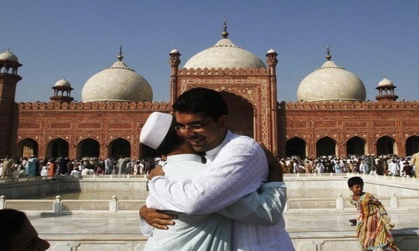 پاکستان، ہندوستان اور کشمیر میں عید سعید فطر مذہبی عقیدت سے منائی جا رہی ہے