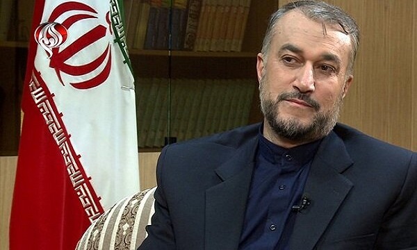 ایرانی وزیر خارجہ کا پڑوسی ممالک سے تعلقات کی مضبوطی پر زور