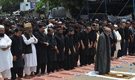 پاکستان میں یوم عاشور پر شیعہ، بریلوی، دیوبندی، اہلحدیث ایک صف میں کھڑے ہوگئے