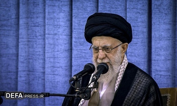 رہبر انقلاب اسلامی: صدر  اور ان کے ساتھیوں کی شہادت تاریخ انقلاب کے اہم مسائل میں سے ہے
