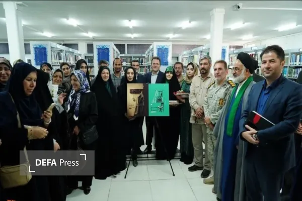 رونمایی از دو کتاب «هشت سال و دوازده روز» و «در مجاورت تن مردانه‌ات» در قزوین