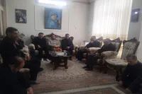 تکریم خانواده معظم شهید «انصاری» توسط مدیرکل ورزش و جوانان زنجان