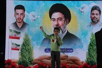 فیلم/درخواست کودک یزدی از پدر شهید سرسنگی