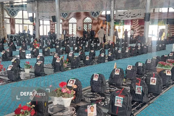 رزمایش مهر و مهربانی در گلزار شهدای رشت؛ توزیع ۲۰ هزار بسته لوازم‌التحریر