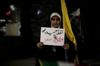 حضور بانوان کرمانی در تجمعات شبانه در حمایت از نظام و آرمان‌های انقلاب+ تصاویر