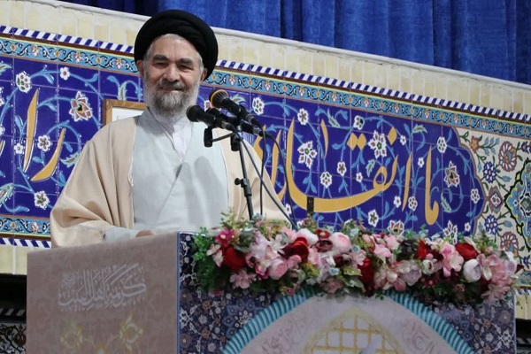 حجت الاسلام حسینی: مردم ایران تا پیروزی نهایی در خیابان‌ها حاضر هستند