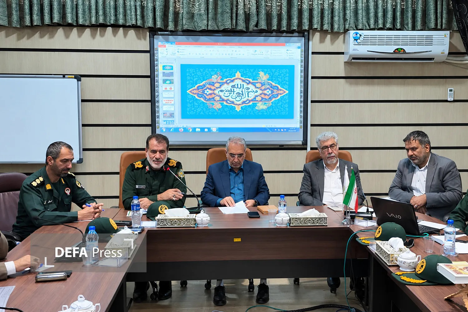 تصاویر/ برگزاری جلسه هماهنگی استقبال، تشییع و خاکسپاری شهدای گمنام در همدان