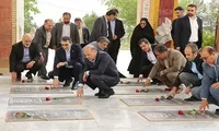 ادای احترام معاون وزیر آموزش و پرورش به شهدای لرستان